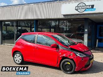 škoda osobní automobily Toyota Aygo 1.0 VVT-i x-play Airco Camera Cruise Carplay 2016/11
