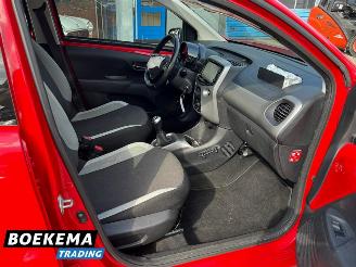 Toyota Aygo 1.0 VVT-i x-play Airco Camera Cruise Carplay picture 21
