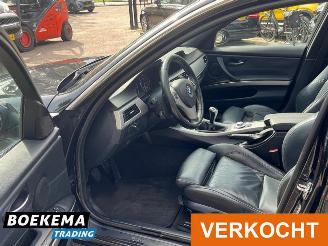 BMW 3-serie 325i High Exec. Pano Leder Xenon Navi Clima Cruise PDC picture 17