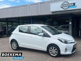 Damaged car Toyota Yaris 1.5 Full Hybrid Aspiration Climate Cruise Navi Camera 2014/9
