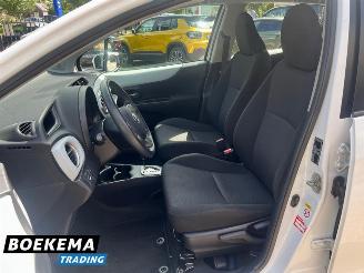 Toyota Yaris 1.5 Full Hybrid Aspiration Climate Cruise Navi Camera picture 19