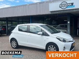 Coche accidentado Toyota Yaris 1.5 Full Hybrid Aspiration Climate Cruise Navi Camera 2014/9