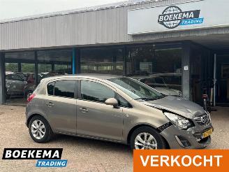 Auto incidentate Opel Corsa 1.2 16V Automaat Navi Climate Cruise 2014/4