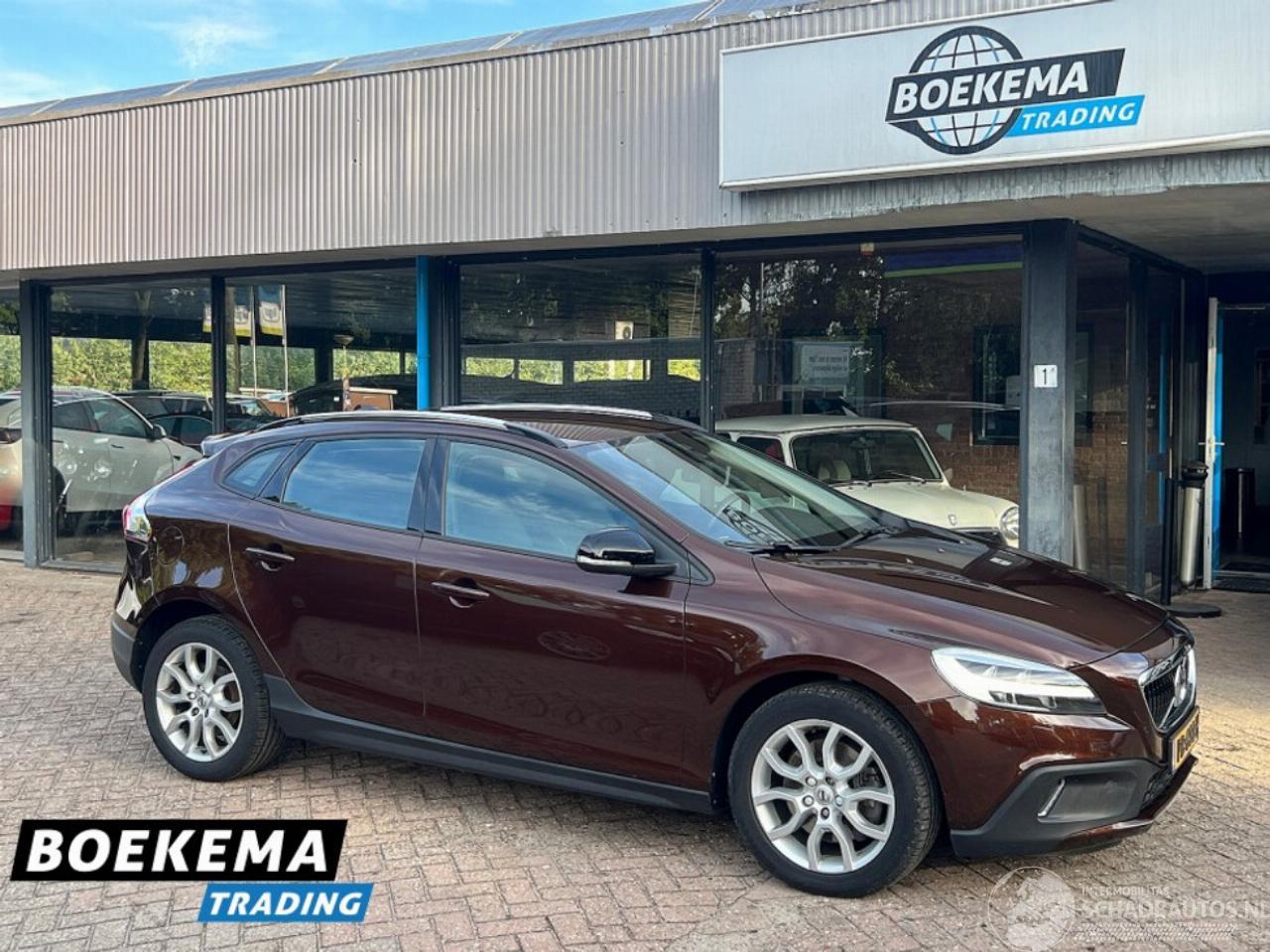 Volvo V-40 Cross Country 2.0 T3 Nordic+ Led Navi Climate Cruise Stoelverw.