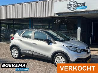 Vaurioauto  passenger cars Renault Captur 0.9 TCe Authentique Airco Cruise Trekhaak 2013/11