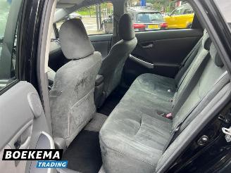 Toyota Prius 1.8 Comfort Xenon Keyless Navi Climate Cruise picture 18