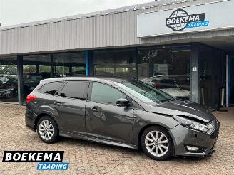 Auto incidentate Ford Focus Wagon 1.5 TDCI ST-Line Leer Navi Camera Clima Cruise PDC 2018/7