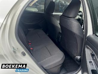 Toyota Yaris 1.5 Hybrid Keyless Navi Climate Cruise stoelverw. picture 17