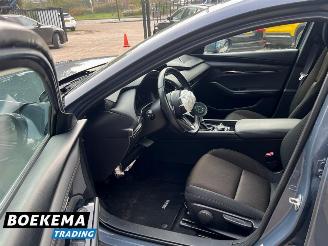 Mazda 3 2.0 e-SkyActiv-G M Hybrid Virtual Keyless Bose Navi picture 17