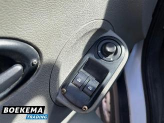 Renault Master T35 2.5 DCI DC 7-Persoons Open-Laadbak picture 14