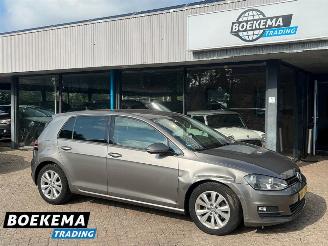 Damaged car Volkswagen Golf 1.0 TSI Connected Navi Climate Cruise 2017/3