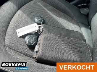 Mini Clubman Cooper 1.5 Business Automaat Navigatie Climate Cruise NL-Auto! picture 31