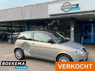 Damaged car Lancia Ypsilon 1.4 Oro Airco Two-Tone 2010/3