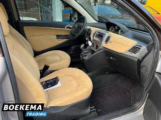 Lancia Ypsilon 1.4 Oro Airco Two-Tone picture 13