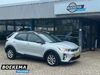 Damaged car Kia Stonic 1.0 T-GDi MHEV Dynamic Automaat Navigatie Camera 2022/12