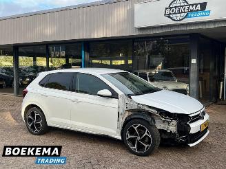 Vaurioauto  passenger cars Volkswagen Polo 1.0 TSI Highline R-Line LED Stoelverw. Navi Climate Cruise 2019/5