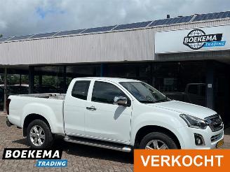 damaged commercial vehicles Isuzu D-Max 1.9 Extended Cab X-Country Automaat 4X4 3500KG Trekgewicht 2019/2