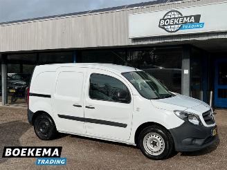 Vaurioauto  commercial vehicles Mercedes Citan 108 CDI Schuifdeur Trekhaak 2018/12