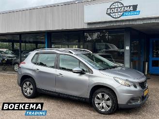 Vaurioauto  passenger cars Peugeot 2008 1.2 PureTech Automaat Navi Cruise PDC 2017/4