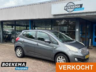 Voiture accidenté Kia Venga 1.4 CVVT Navi Climate Cruise Camera PDC 2011/4