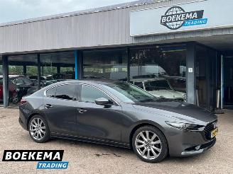 Damaged car Mazda 3 2.0 e-SkyActiv-G M Hybrid 122 Bose Leer Stuur/Stoelverw Navigatie Camera 2020/5