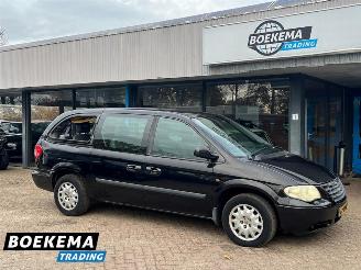 Damaged car Chrysler Grand-voyager 2.4i SE Luxe 6-Pers Aut Climate Cruise Trekh. 2005/2