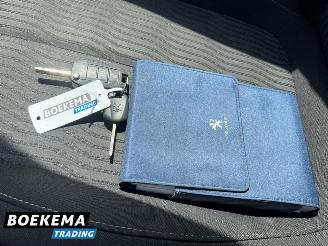 Peugeot 308 SW 1.2 PureTech Executive Glazen-Dak Navigatie Climate Cruise picture 29