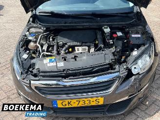 Peugeot 308 SW 1.2 PureTech Executive Glazen-Dak Navigatie Climate Cruise picture 10