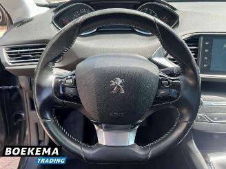 Peugeot 308 SW 1.2 PureTech Executive Glazen-Dak Navigatie Climate Cruise picture 24