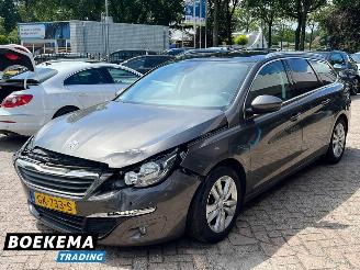 Peugeot 308 SW 1.2 PureTech Executive Glazen-Dak Navigatie Climate Cruise picture 4