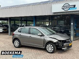 Damaged car Volkswagen Polo 1.0 Airco Cruise Carplay 2020/10