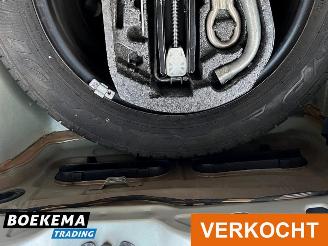 Volkswagen Polo 1.4-16V Highline 5-Deurs Navi Airco picture 12