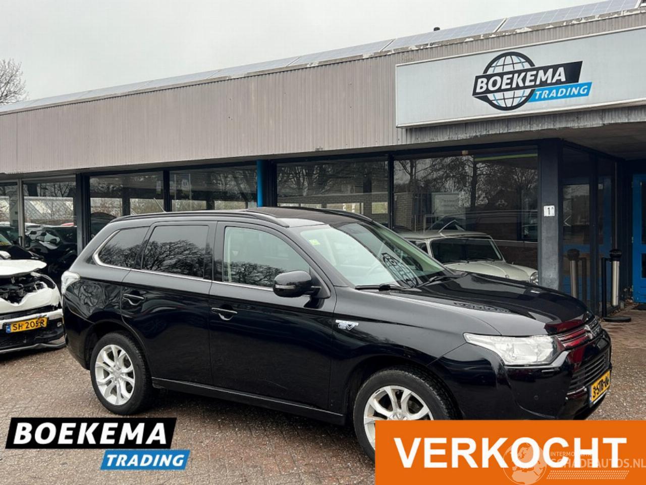 Mitsubishi Outlander 2.0 PHEV Instyle Pano Keyless Navi Camera Stoelverw.
