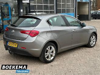 Alfa Romeo Giulietta 1.6 JTDm Distinctive Leer Climate PDC Trekhaak Cruise picture 2