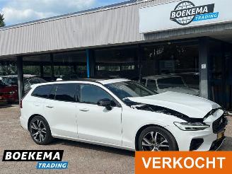 uszkodzony samochody osobowe Volvo V-60 2.0 T6 Recharge AWD R-Design HUD Pano Keyless Led Navi Camera Stoelverw. 2020/12