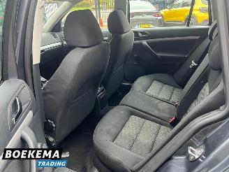 Skoda Octavia Combi 1.2 TSI Ambition Xenon Cruise Airco picture 17