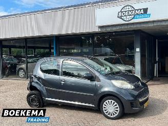 damaged passenger cars Peugeot 107 1.0-12V XS Airco 5-Deurs 2010/7