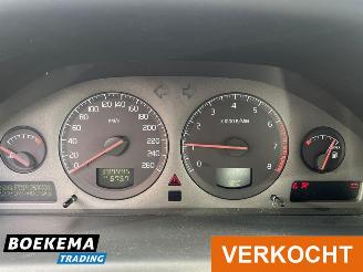 Volvo Xc-70 2.4 T Comfort Line 200 PK Leder Airco Cruise Trekh. picture 25