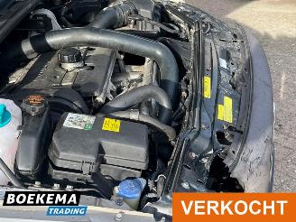 Volvo Xc-70 2.4 T Comfort Line 200 PK Leder Airco Cruise Trekh. picture 15