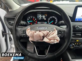 Ford Focus Wagon 1.0 EcoBoost 125PK Hybrid Navi Climate Cruise PDC Trekh. picture 25