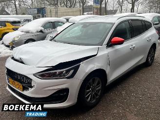 Ford Focus Wagon 1.0 EcoBoost 125PK Hybrid Navi Climate Cruise PDC Trekh. picture 4