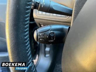 Peugeot 208 1.2 PureTech Style Navi Climate Cruise PDC picture 25