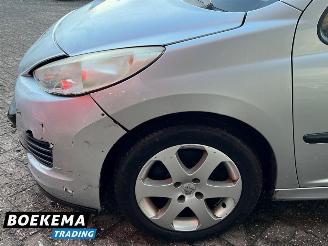 Peugeot 207 1.4 VTi Sublime 5-Drs Airco picture 9