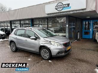 Vaurioauto  passenger cars Peugeot 2008 1.2 PureTech Automaat Navigatie Cruise NAP! 2017/2