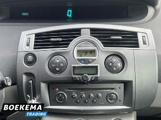 Renault Grand-scenic 1.6 16V Dynamique 7-Pers Climate Cruise picture 26