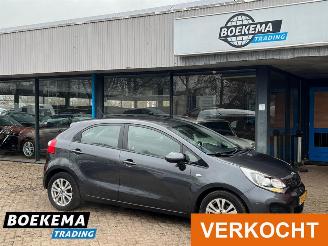 damaged passenger cars Kia Rio 1.2 CVVT ComfortLine 5-Drs Airco 2014/5