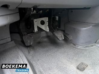 Volkswagen Crafter 35 2.0 TDI 9-Persoons Rolstoellift Airco Cruise picture 21