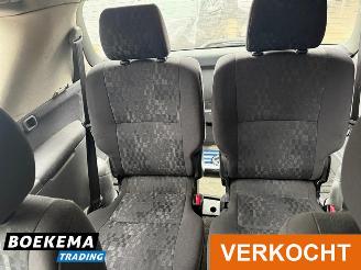 Toyota Avensis-verso 2.0i Linea Luna 6-Persoons Airco Cruise picture 16
