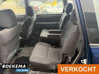 Toyota Avensis-verso 2.0i Linea Luna 6-Persoons Airco Cruise picture 15