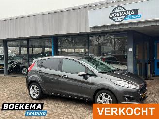 krockskadad bil auto Ford Fiesta 1.5 TDCi Titanium Stoelverw. Climate PDC Trekhaak 2016/2